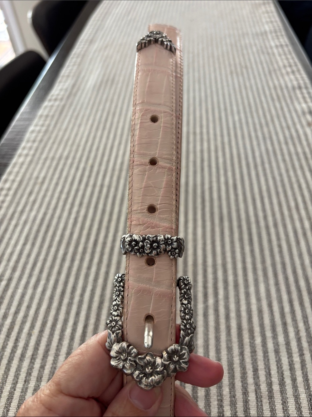 Vintage Brighton Women’s Pale Pink Croc Embossed Leather Western Floral Belt 32